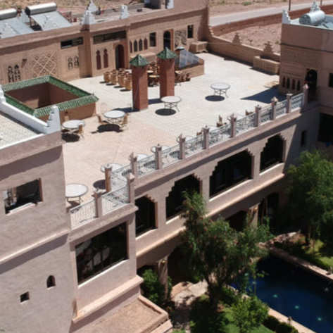 Traditionelle Außenfassade des Riad Tama – Marokko Familienurlaub