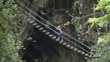 Abenteuerliche Hängebrücke und Canopy-Tour im Nationalpark Rincón de la Vieja – Costa Rica Familienreise