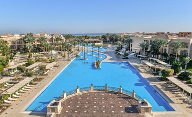 Blick auf den Pool im Jaz Aquamarine Resort in Hurghada – Ägypten Reise mit Kindern