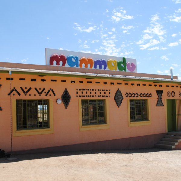 Ein Haus von Mammadu - Namibia mit Jugendlichen