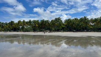 Sanftes Wasser am Strand von Playa Carrillo in Guanacaste – Costa Rica Familienreise