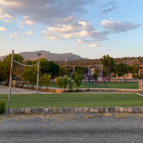 Abenteuerlicher Spielplatz im Jebel Shams Resort – Oman mit Kindern
