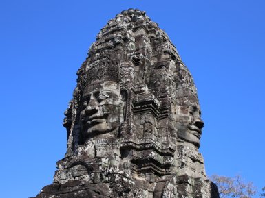 Berühmte Steingesichter an den Ruinen von Angkor – Kambodscha Familienreise