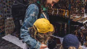 Familie erkundet Sehenswürdigkeiten in Kapstadt – Südafrika mit Kindern