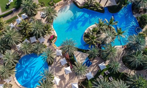 Poollandschaft im DoubleTree by Hilton Muscat Al Waha – Oman Familienreise