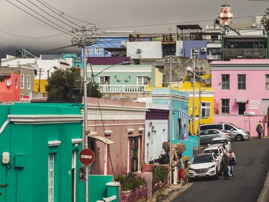 Farbenfrohe Häuserfassaden im Bo-Kaap – Südafrika mit Kindern