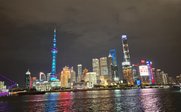 Blick auf Shangai am Abend - China Familienreise