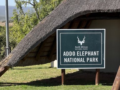 Wegweiser für die Safari-Tour im Addo Nationalpark – Garden Route mit Kindern