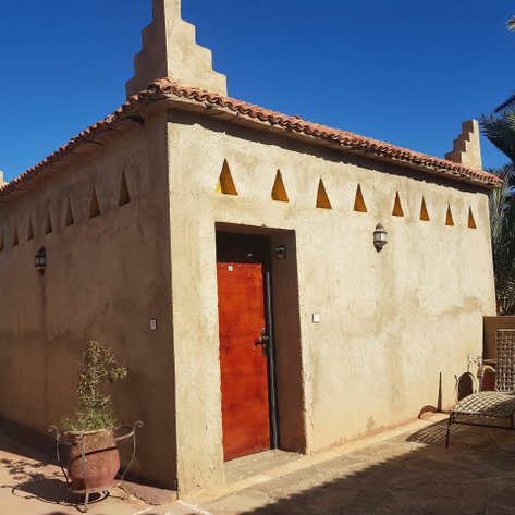 Außenanlage des La Rose du Sable in Agdz – Marokko Reise mit Kindern