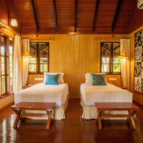 Gemütliches Gästezimmer in der Sepilok Nature Lodge – Borneo mit Kindern