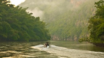 Ausflug Flussfahrt in Kanchanaburi - Thailand mit Kindern