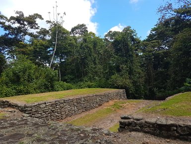 Historische Ruinen des Guayabo-Nationalmonuments in Turrialba – Costa Rica Familienreise