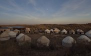 Blick über Jurtencamp am Abend - Usbekistan mit Kindern