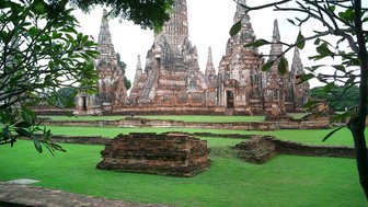 Blick auf den Tempel Wat Chai Watthanaram in Ayutthaya - Thailand Reise mit Kindern