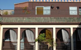 Traditionelle Außenansicht des Riad Dar Nejma – Marokko Reise mit Kindern