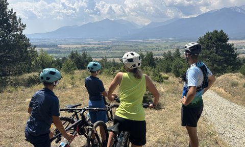 Familie auf Fahrradtour - Bulgarien mit Kindern