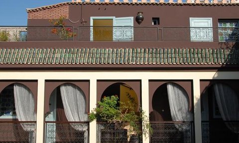 Traditionelle Außenansicht des Riad Dar Nejma – Marokko Reise mit Kindern