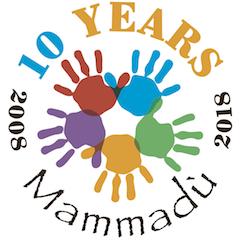 Nachhaltiger Familienurlaub - Logo vom Kinderhilfsprojekt Mammadu
