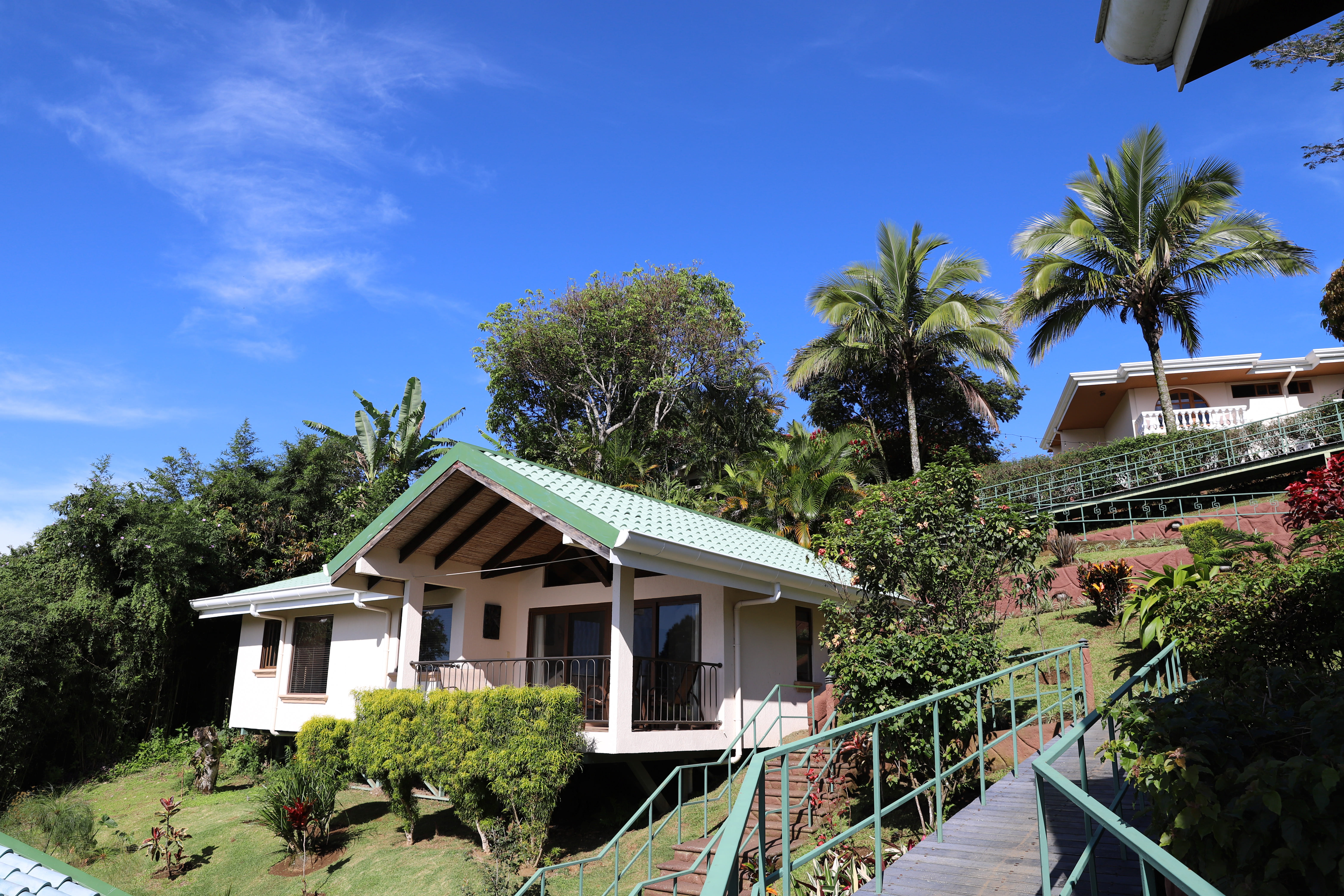 Costa Rica Familienurlaub - Costa Rica individuell - Buena Vista Chic Hotel - Zimmer von außen