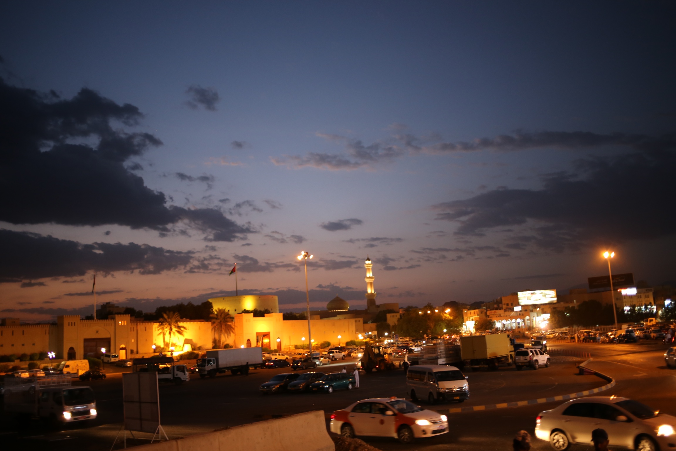 Reisebericht über den Urlaub mit Kindern im Oman - Oman mit Kindern - Muscat in der Nacht