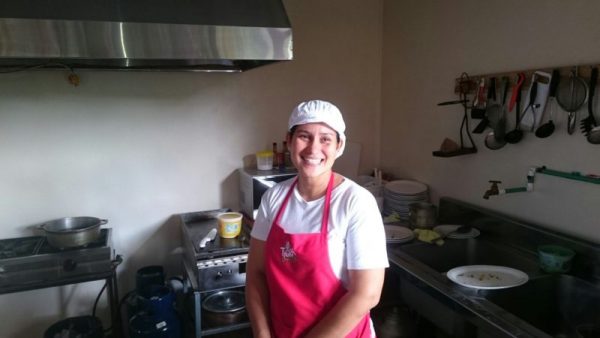 Costa Rica mit Kindern - Elia in der Küche