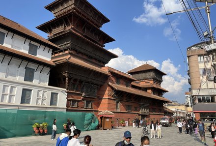 Nepal Familienreisen - Nepal for family - Kathmandu Gebäude aus Holzschnitzereien