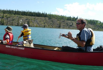 Westkanada Camping for family - Rocky Mountains mit Kindern -  Kanu fahren