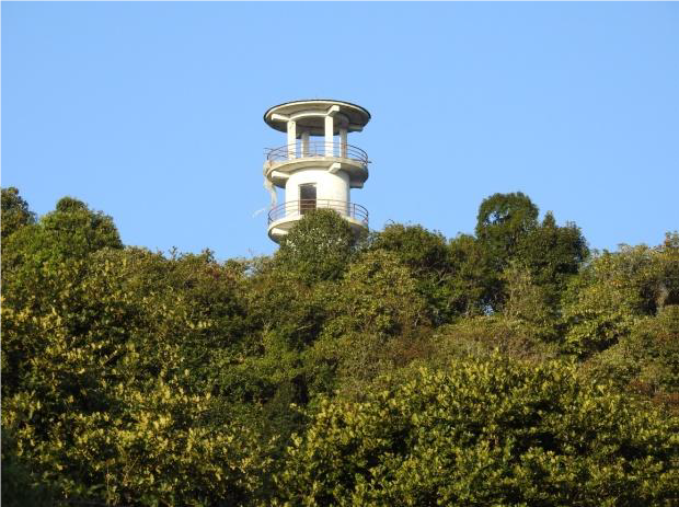 Nepal Familienreise - Aussichtssturm in Bhakunde