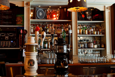 Westkanada for family - Familienurlaub Kanada - Quality Inn - Getränke an der Bar