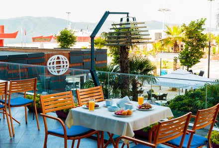Albanien Familienreise - Albanien for family individuell - Vlora Hotel International - Restaurantterrasse