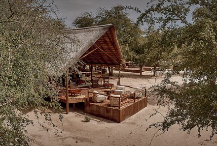 Botswana Familienurlaub - Botswana for family individuell - Deception Valley Lodge - Außenansicht