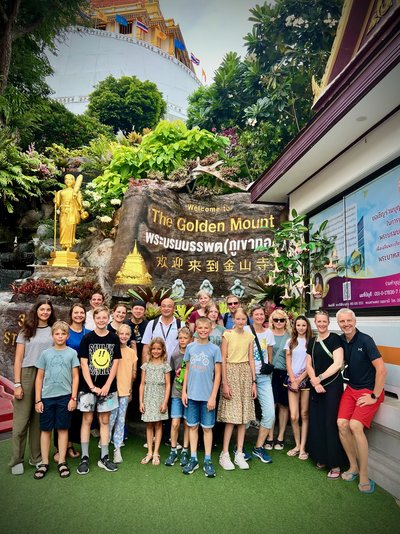 Familienreise Thailand - Thailand Family & Teens - Gruppenfoto The Golden Mount Familienreise Thailand - Thailand Family & Teens - Gruppenfoto The Golden Mount