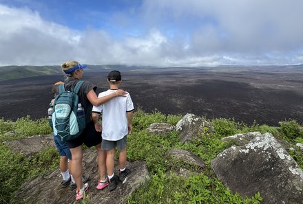 Familienreise Galapagos und Ecuador - Galapagos Family & Teens - Nadja Albrecht mit Kindern am Vulkan Sierra Negra