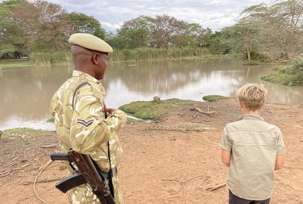 Kenia Familienreise - Kenia for family - Fuß-Pirsch im Ziwani Schutzgebiet - Krokodil