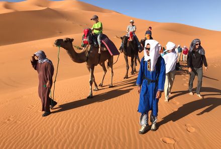 Marokko mit Jugendlichen - Marokko Family & Teens - Teens beim Wüstentrekking