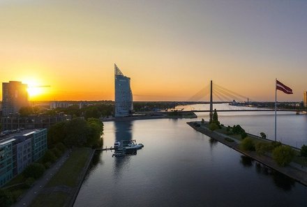 Baltikum for family individuell - Baltikum Familienreise mit Kindern - Estland - Riga Sonnenuntergang