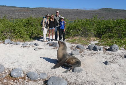Galapagos mit Jugendlichen - Reisebericht über Galapagos - Familie Stoll mit Robbe