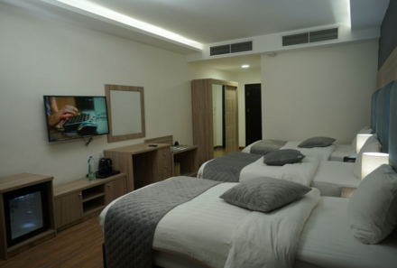 Jordanien Rundreise mit Kindern -  Petra Moon Hotel Betten