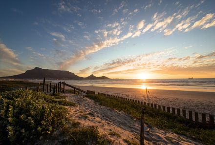 Familienreise Garden Route - Südafrika Family & Teens - Kapstadt - Blick auf Tafelberg - Sonnenuntergang