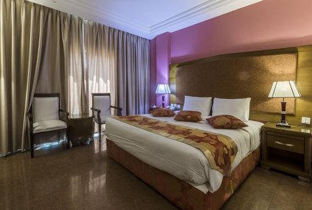 Jordanien Rundreise mit Kindern -  Petra Moon Hotel Doppelbett
