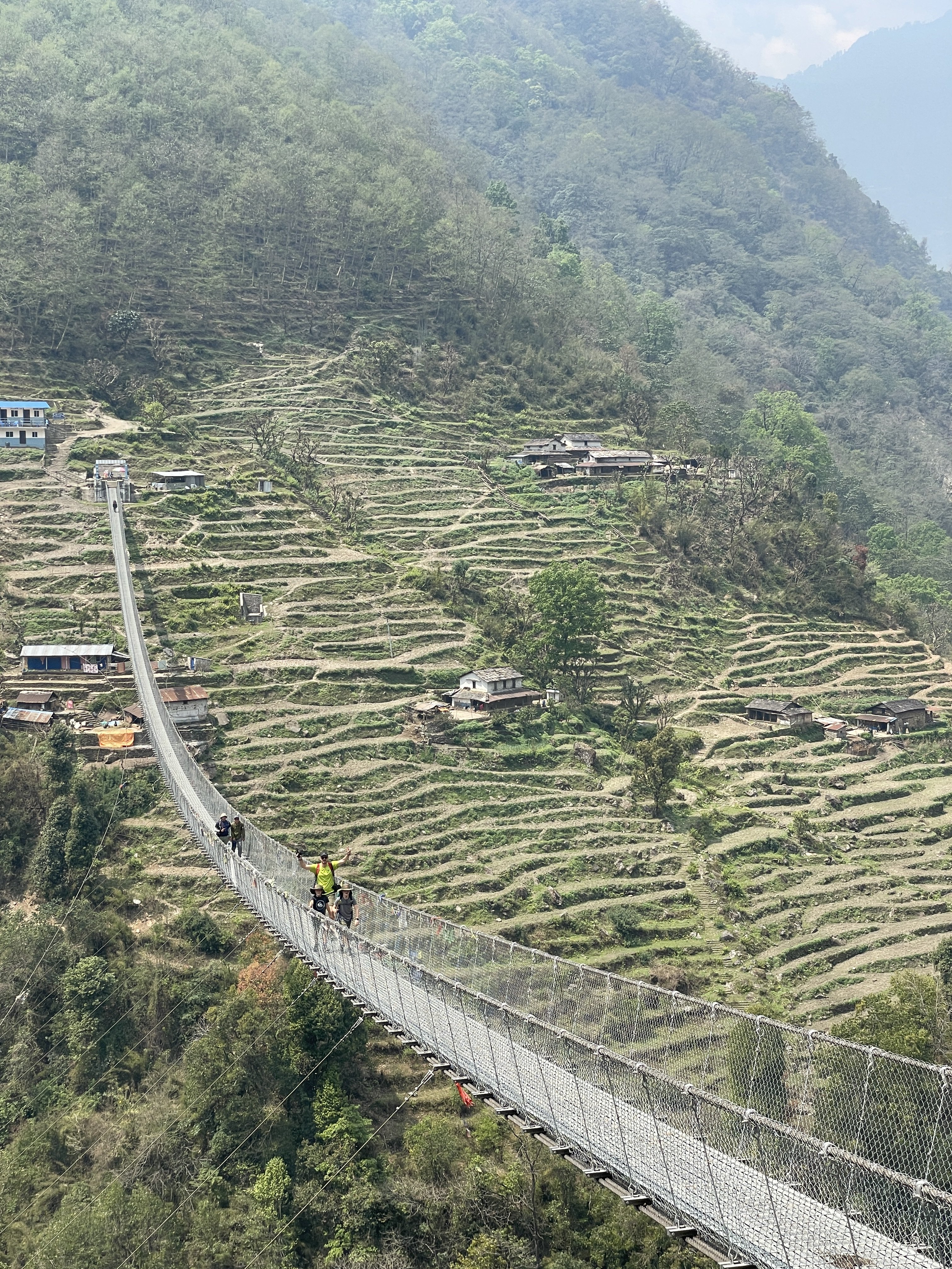Nepal mit Kindern - Nepal Trekking mit Kindern - Suspension Bridge „Samrong Khola“ nach Jhinu Danda