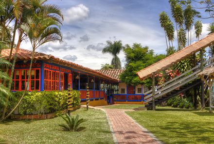 Kolumbien Familienreise - Kolumbien Family & Teens individuell - Risaralda - Finca El Bosque del Samán Alcalá - Außenansicht