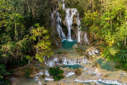 Laos und Vietnam Familienreise - Laos und Vietnam Reise mit Kindern - Kuang-Si Wasserfall Natur