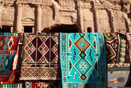 Jordanien Rundreise mit Kindern - Jordanien for family - Teppiche in Petra