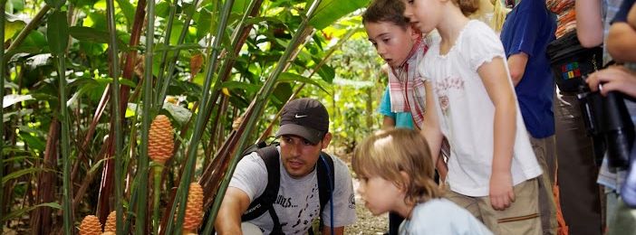 Kinder entdecken Costa Rica im Familienurlaub