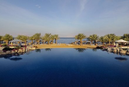 Jordanien Rundreise mit Kindern - Mövenpick Hotels & Resorts - Pool