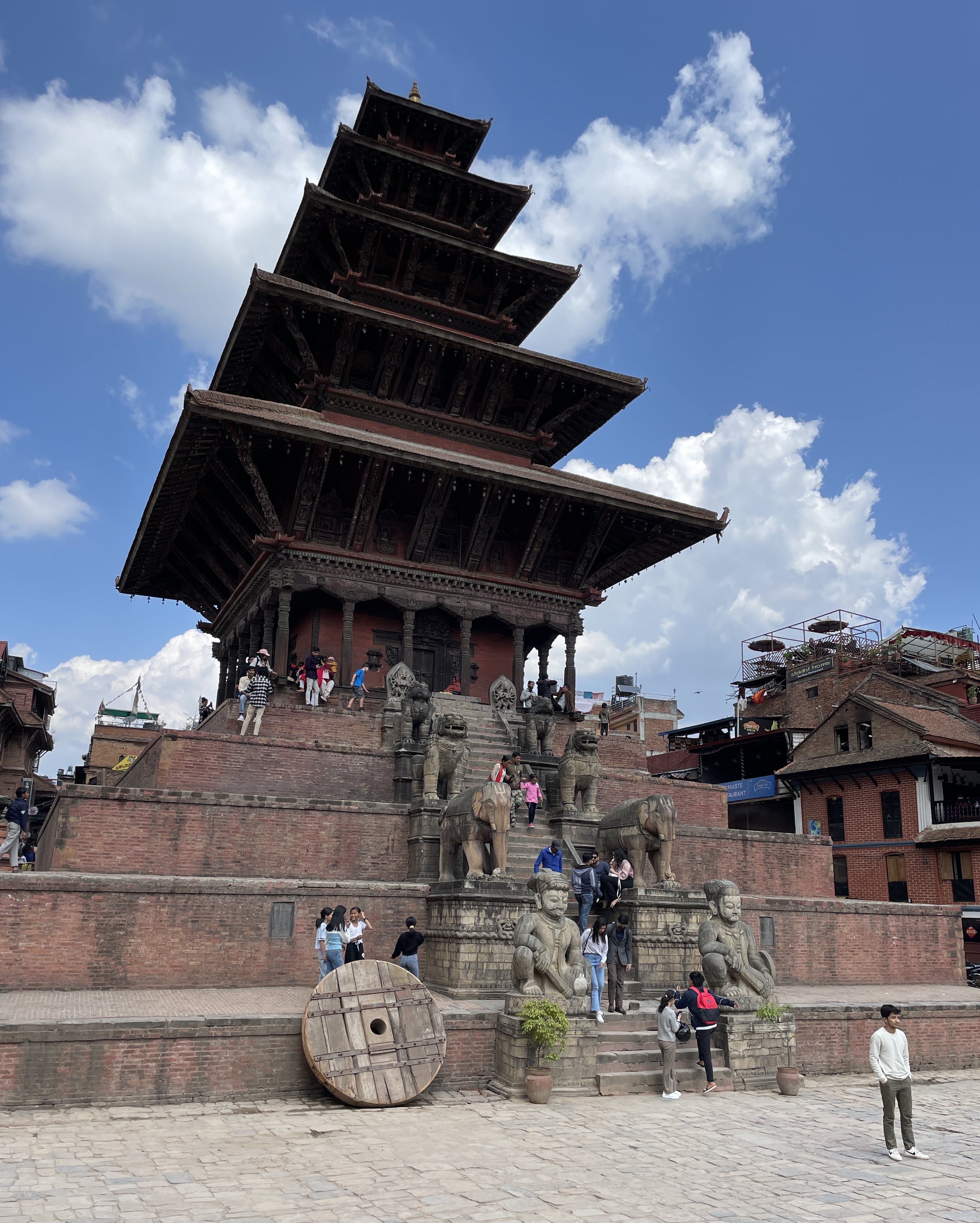 Nepal mit Kindern - Nepal Trekking mit Kindern - Bhaktapur Nyatapola Tempel