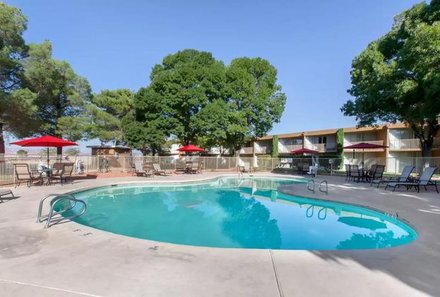 USA Südwesten for family - Quality Inn View of Lake Powell Page - Pool