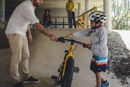 Portugal Familienurlaub - Kind mit Fahrrad
