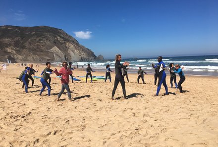 Algarve for family - Familienreise Algarve mit Kindern - Surftechnik üben